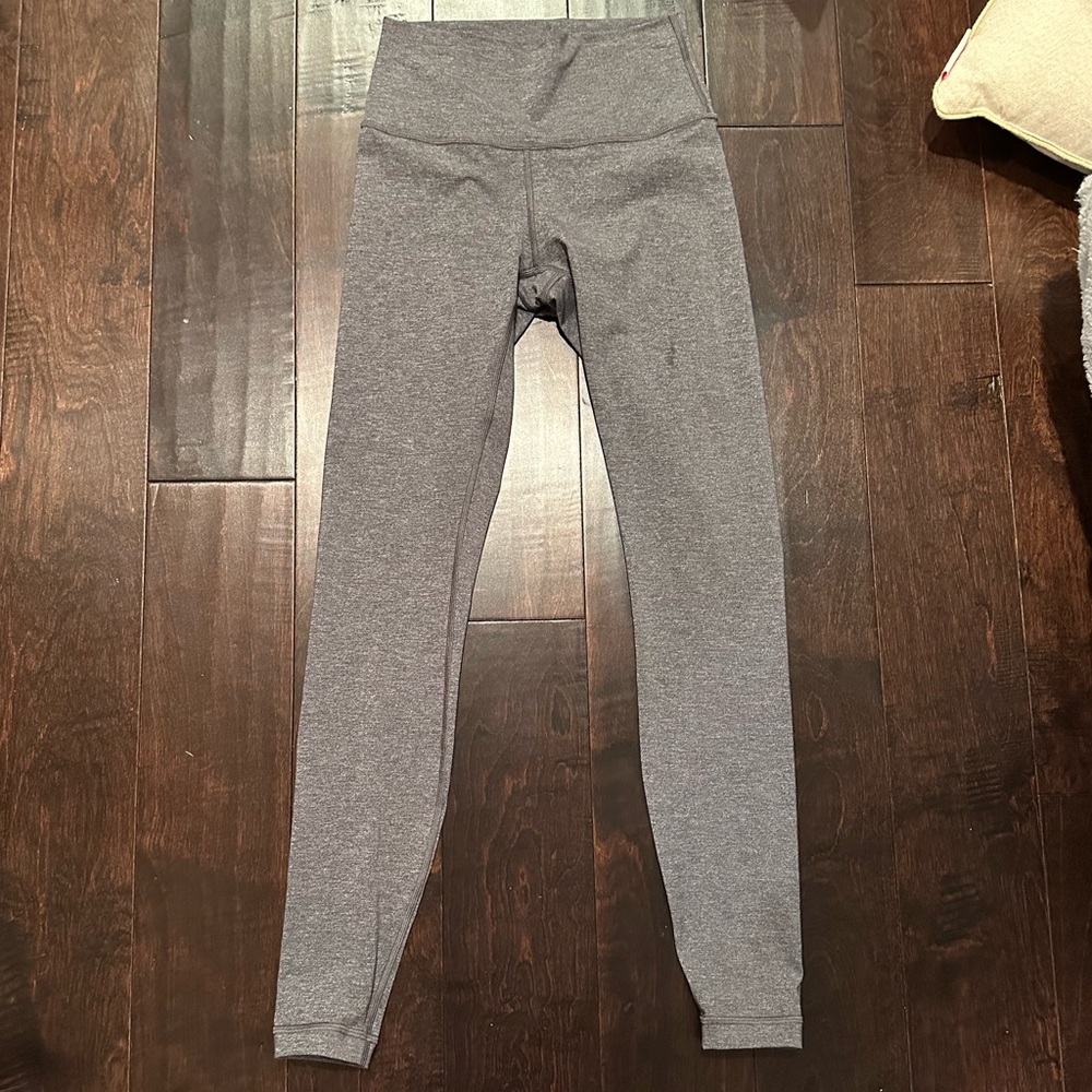 Gray Lululemon aligns